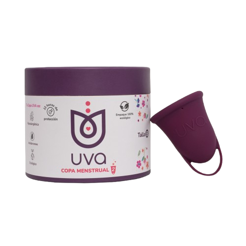 Copa menstrual reutilizable color morado junto a su empaque cilíndrico ecológico.